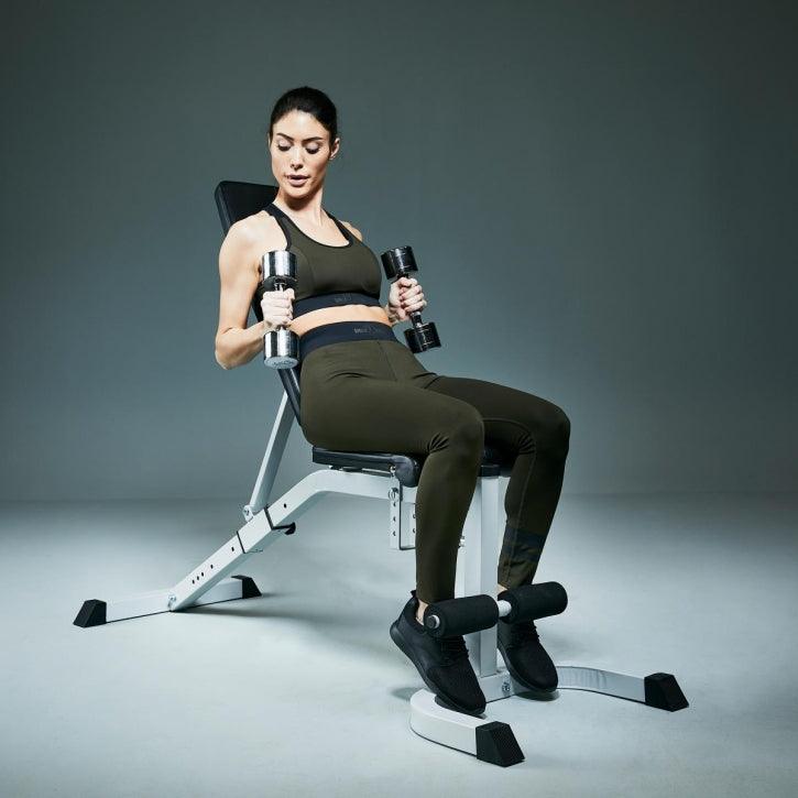 Verstellbare Schrägbank mit Curlpult Weiß